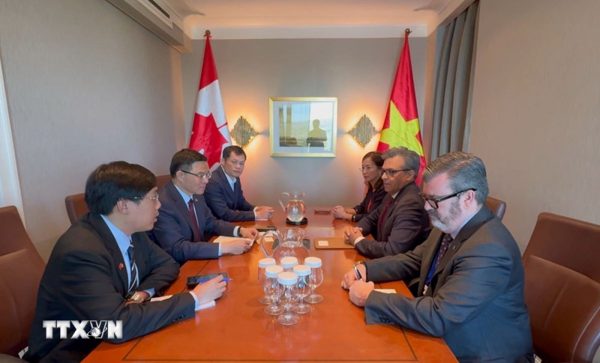 Thúc đẩy cụ thể hóa hợp tác chiến lược Việt Nam-Canada