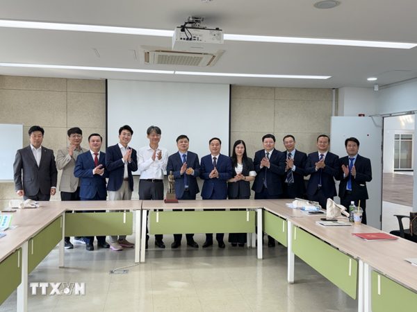 Thúc đẩy hợp tác đào tạo, khoa học công nghệ và y tế giữa Việt Nam và Hàn Quốc