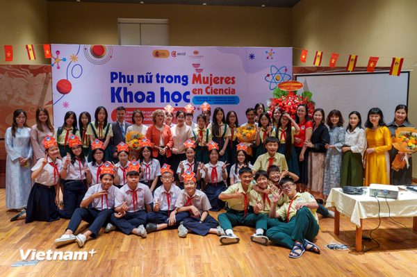 Thúc đẩy hợp tác Việt Nam - Tây Ban Nha qua lăng kính triển lãm "Phụ nữ và khoa học"