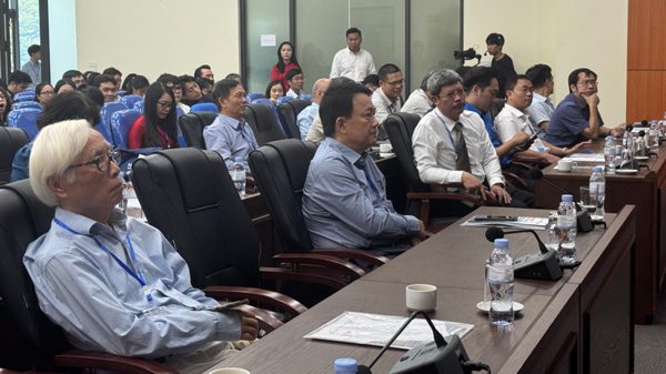 Thúc đẩy nghiên cứu khoa học trong cán bộ trẻ ngành năng lượng nguyên tử