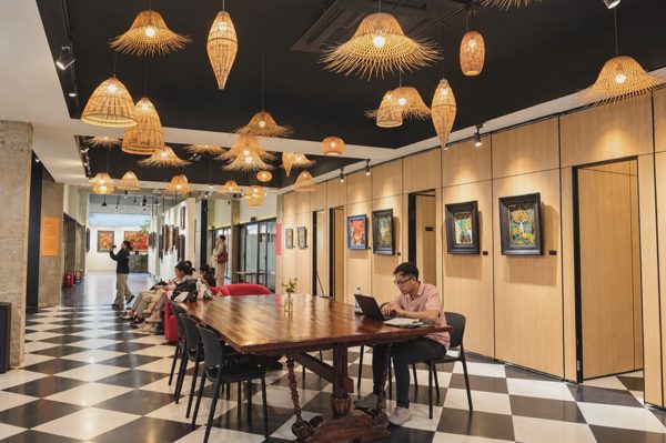 Thuê chỗ ngồi làm việc: Thương hiệu nội tăng tốc, ngoại đổi chiến lược