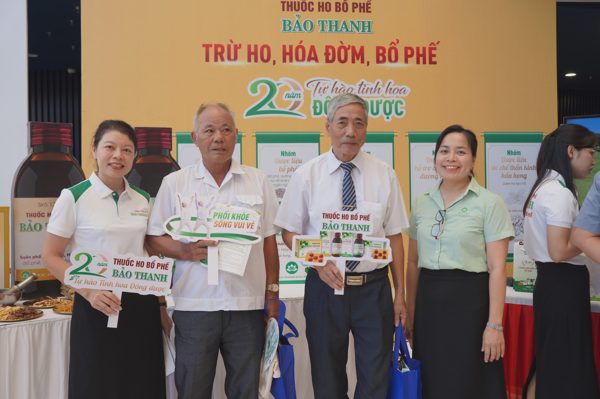Thuốc ho bổ phế Bảo Thanh đồng hành chăm sóc sức khỏe hô hấp người cao tuổi