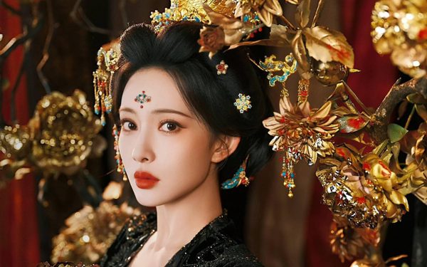 'Thượng Công Chúa' chịu sức ép từ loạt đối thủ nặng ký