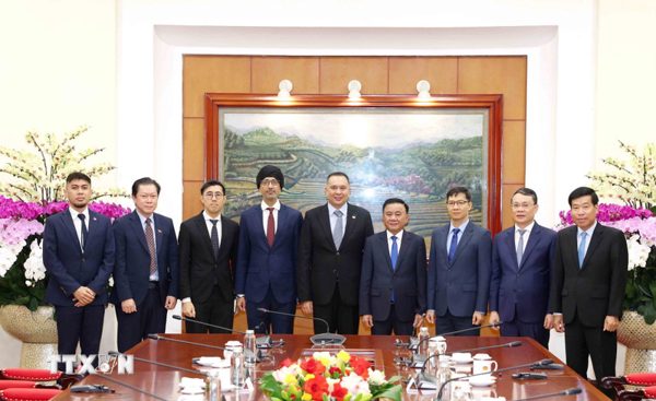 Thường trực Ban Bí thư tiếp đoàn Cục Công vụ Singapore về hợp tác giáo dục