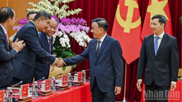 Thường trực Ban Bí thư Trần Cẩm Tú tiếp đoàn lãnh đạo trẻ Đảng Nhân dân Campuchia