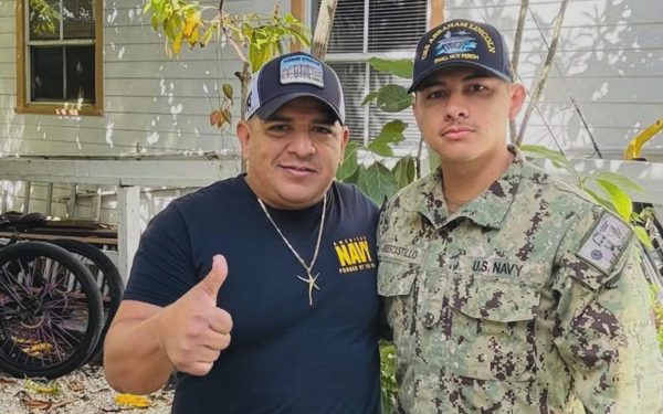 Thủy thủ tàu sân bay USS Abraham Lincoln nói cha mình đã bị bắt