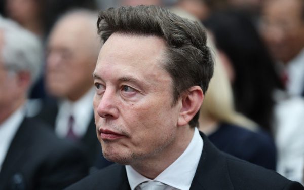 Tỉ phú Elon Musk tuyên bố tặng cổ phiếu SpaceX cho 'mọi trẻ em ở Mỹ'