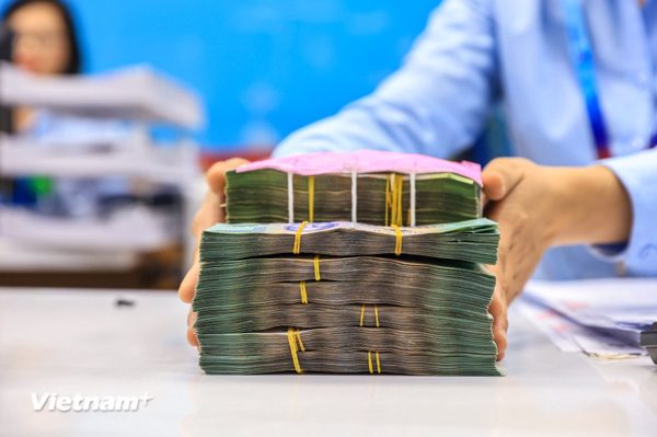 Tiền gửi dân cư tại ngân hàng tăng liên tục, đạt hơn 11,43 triệu tỷ đồng