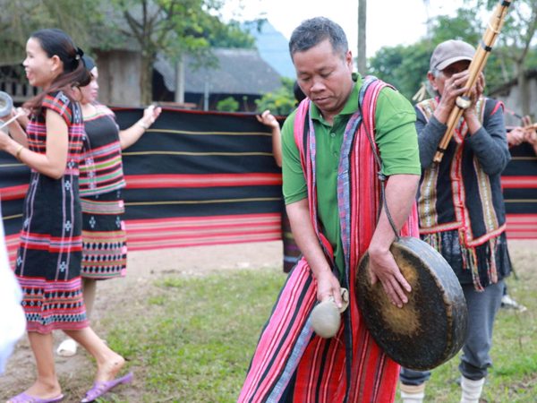 Tiếng chiêng mang hồn núi