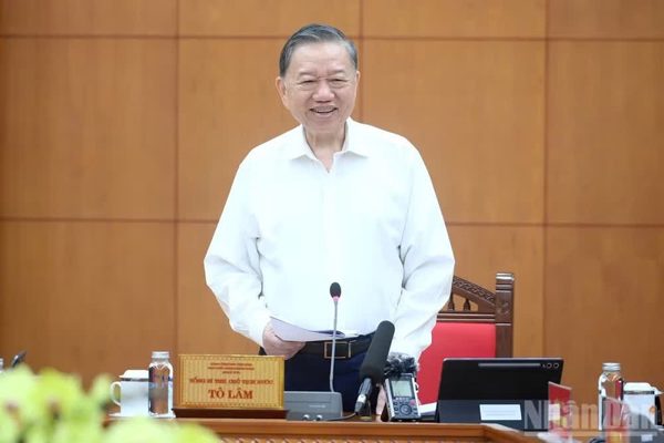 Tiếp tục đổi mới phương thức lãnh đạo, cầm quyền của Đảng đối với hệ thống chính trị trong giai đoạn mới