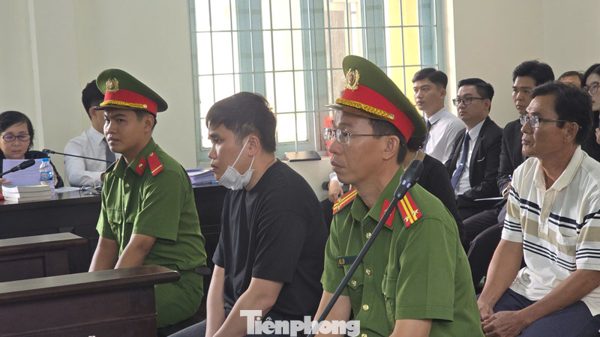 Tiếp tục hoãn xét xử tài xế xe tải vụ tai nạn làm nữ sinh 14 tuổi tử vong ở Vĩnh Long