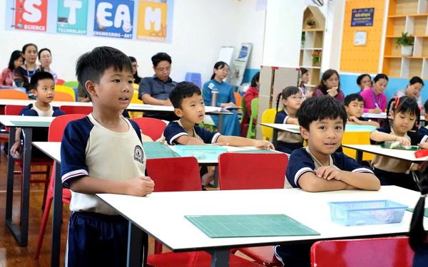 Tiêu chí mới trường tiên tiến, hiện đại: Phụ huynh hồ hởi, giáo viên áp lực