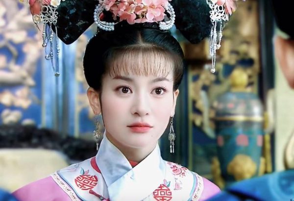 Tiểu Yến Tử từng nhận 'gạch đá' vì diễn xuất, U50 viên mãn bên chồng tài tử