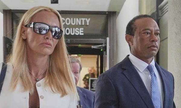 Tiger Woods nhận tối hậu thư từ Vanessa Trump