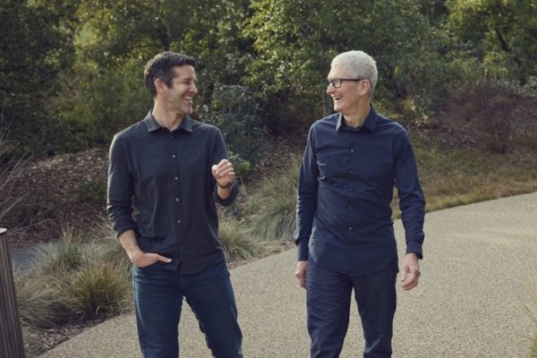Tim Cook nhắn CEO mới Apple: Đừng bắt chước tôi