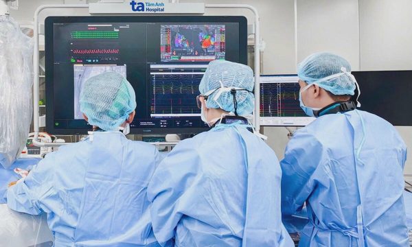 Tim đập loạn nhịp cản trở máu lên não người phụ nữ