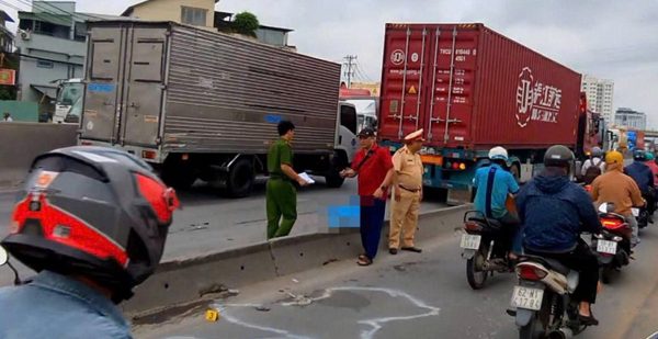 Tìm người xuất hiện trong camera ghi nhận vụ tai nạn chết người ở TPHCM