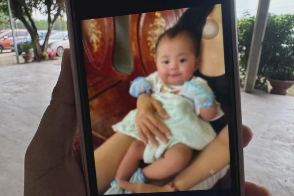 Tìm thân nhân bé gái 2-3 tháng tuổi bị bỏ rơi trước nhà dân ở Đồng Nai
