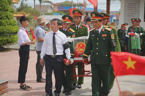 Tìm thấy 13 hài cốt liệt sĩ tại khu vực cầu Câu Nhi