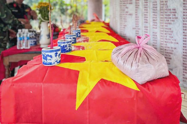 Tìm thấy 14 phần mộ, có bia thờ chung 7 liệt sĩ