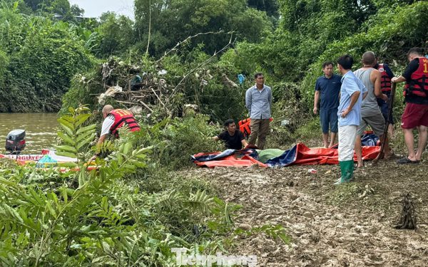 Tìm thấy 2 nạn nhân vụ lật thuyền tại Thái Nguyên