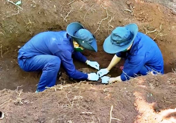 Tìm thấy hài cốt liệt sĩ Việt Nam trong rẫy cà phê ở Lào