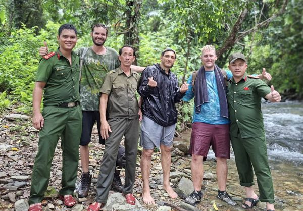 Tìm thấy hai du khách nước ngoài đi lạc trong rừng ở Đà Nẵng