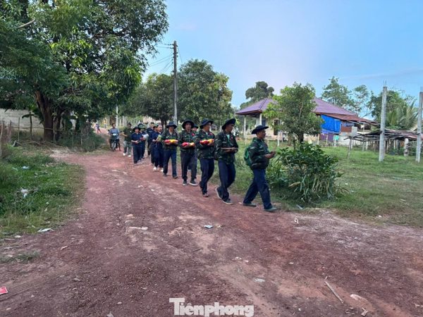 Tìm thấy năm hài cốt liệt sĩ ở Lào, hé lộ thông tin từ bia mộ khắc tên