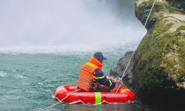 Tìm thấy thi thể du khách bị cuốn trôi tại thác Khâu Làn