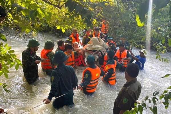 Tìm thấy thi thể người đàn ông bị nước lũ cuốn khi cắm trại ở Lâm Đồng
