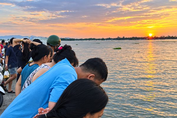 Tìm thấy thi thể thiếu niên 15 tuổi trong bụi sậy
