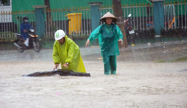 Tin không khí lạnh mới nhất và dự báo mưa lớn trên 600mm ở miền Trung