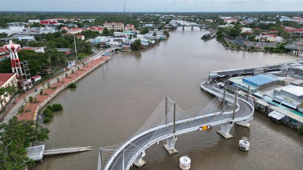 Tin mới vụ cầu chữ S ở Cà Mau bị sà lan đâm lệch
