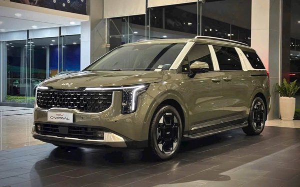 Tin tức giá xe: Kia Carnival giảm giá tới 170 triệu đồng tại đại lý