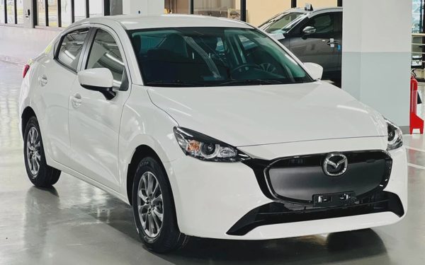 Tin tức giá xe: Mazda2 giá giảm còn chưa đến 400 triệu, ra đại lý có thể còn thấp hơn