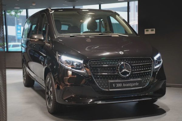 Tin tức giá xe: Mercedes-Benz V-Class giảm giá kỷ lục ở đại lý