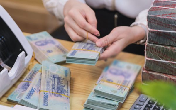 Tin tức sáng 1-10: Lãi suất liên ngân hàng qua đêm xuống sát 0%