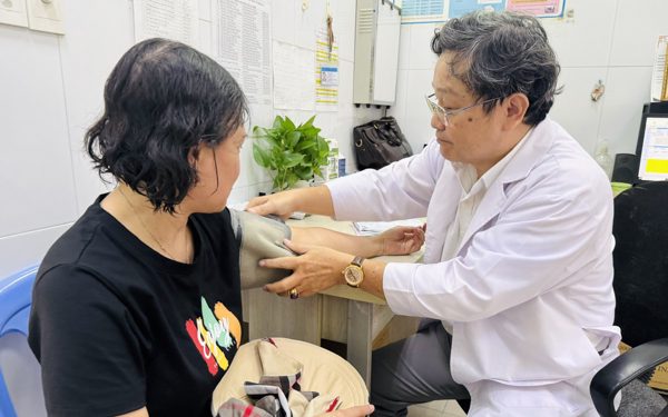 Tin tức sáng 20-10: Người chưa đăng ký tạm trú tại TP.HCM vẫn được khám sức khỏe miễn phí