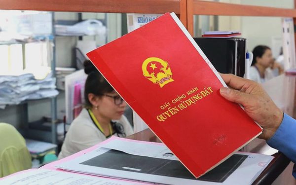 Tin tức sáng 30-9: Sổ đỏ hộ gia đình đề xuất ghi đủ tên người có chung quyền sử dụng đất