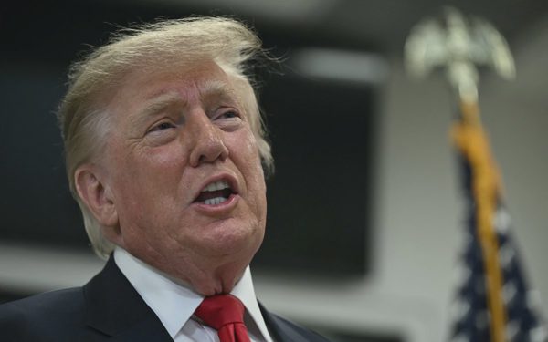 Tin tức thế giới 25-10: Ông Trump đi bỏ phiếu sớm; Ông Obama chỉ trích ông Trump nặng nề