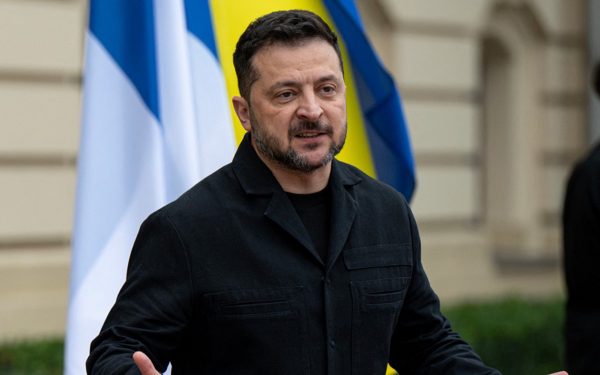 Tin tức thế giới 26-10: Ông Zelensky xác nhận gặp 3 bên; Mỹ giúp đưa 1,5 tỉ thùng dầu qua Hormuz