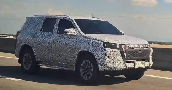 Tin xe 19/10: Toyota Fortuner, Kia Sonet lộ diện thế hệ mới trên đường thử