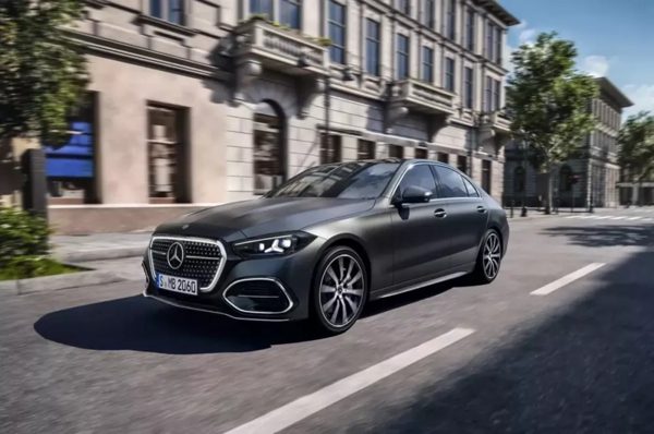 Tin xe 20/8: Mercedes-Benz C-Class 2027 thêm AI và loạt công nghệ mới