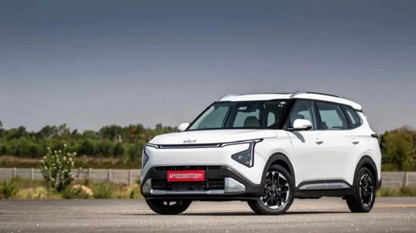 Tin xe 3/9: Kia Carens mới lộ diện tại Việt Nam, Honda WR-V nâng cấp mạnh