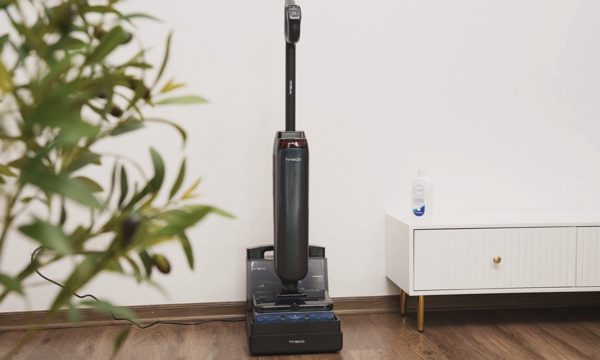 Tineco đoạt giải máy lau sàn hút bụi cao cấp được yêu thích nhất