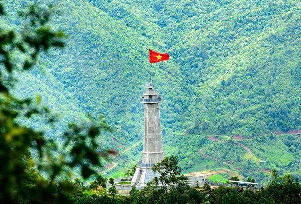 Tỉnh duy nhất nào của Việt Nam giáp cả Lào và Trung Quốc?