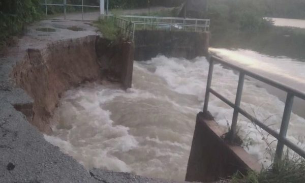 Tỉnh ở Thái Lan phát lệnh sơ tán khẩn vì nguy cơ vỡ đập