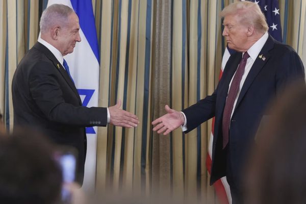 Tính toán bầu cử trong tuyên bố kiềm chế Iran của Thủ tướng Netanyahu