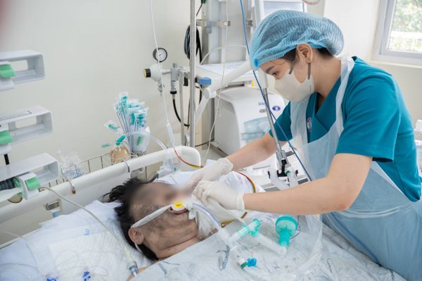 Tình trạng sức khỏe 4 nạn nhân trong vụ cháy lớn lúc rạng sáng ở TPHCM