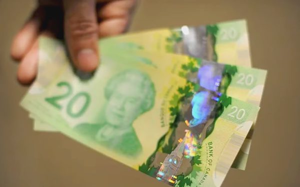 Tờ 20 đô Canada mới dùng công nghệ bảo mật chưa từng có, dải màu tím bí ẩn